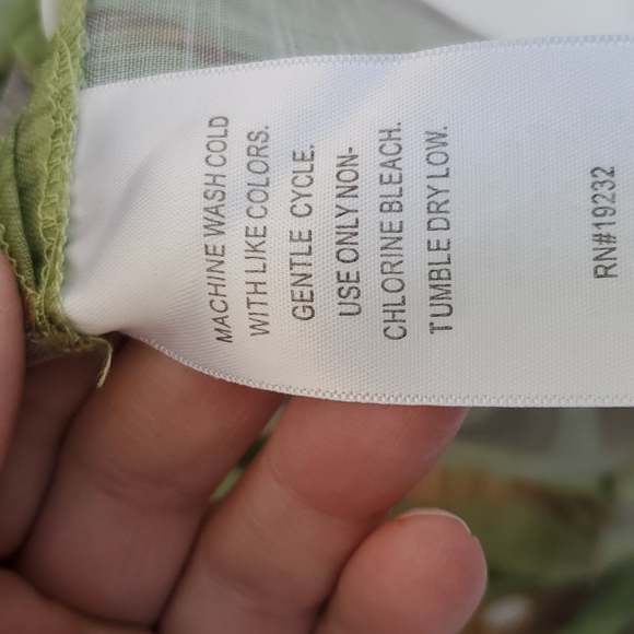 3/$30 Alfred Dunner Semi-Sheer Button Down Top - Picture 6 of 6